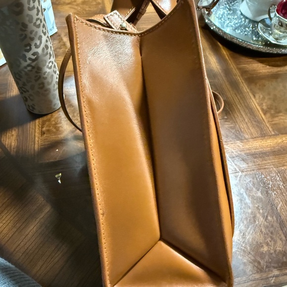 Chloe leather bag no dust bag or box
Smoke free home - Picture 10 of 14